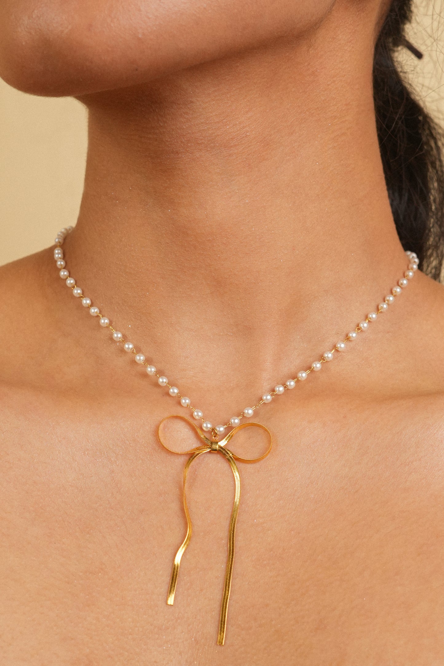 Amelia bow necklace