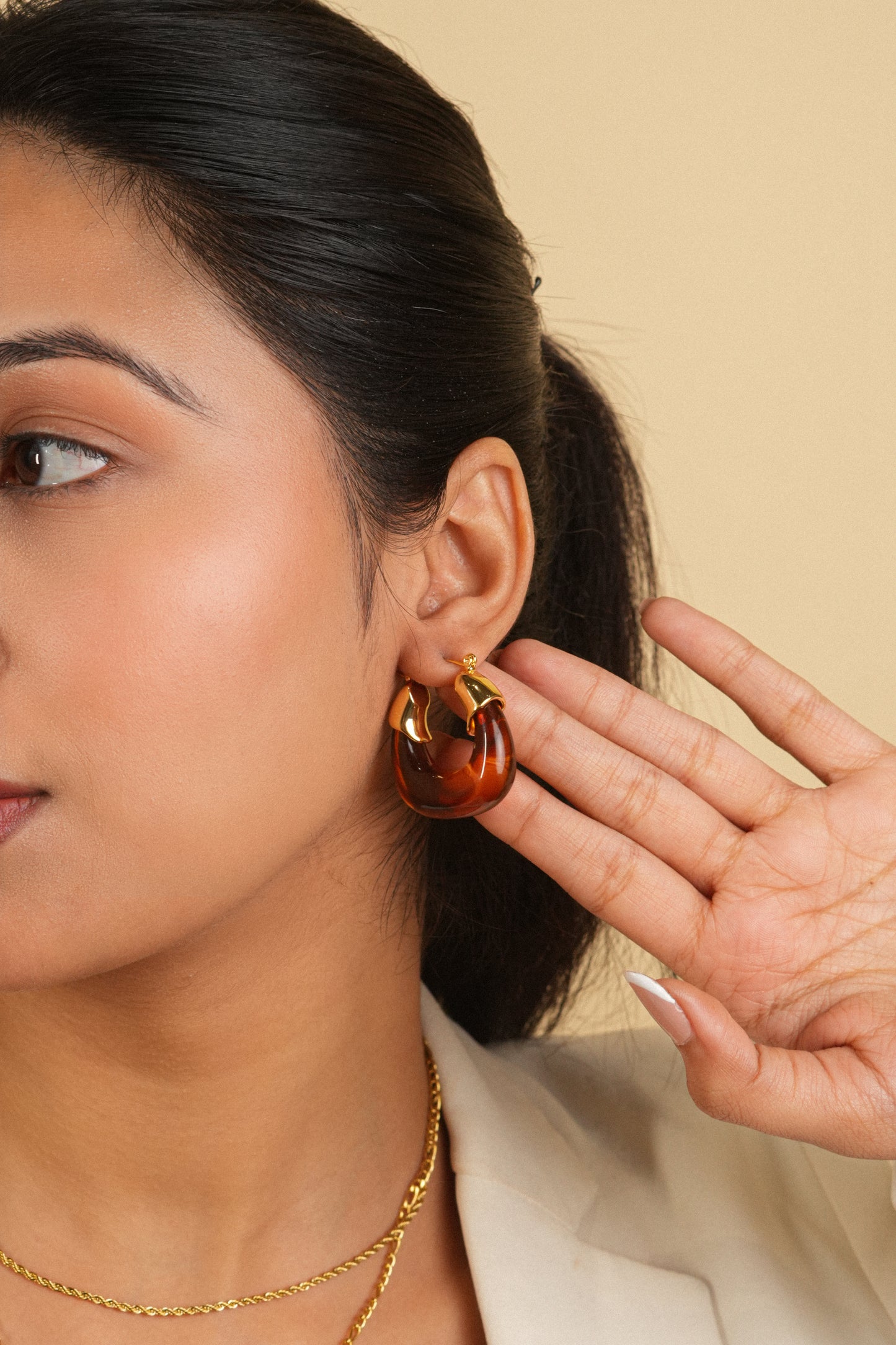 Chestnut hoop earrings