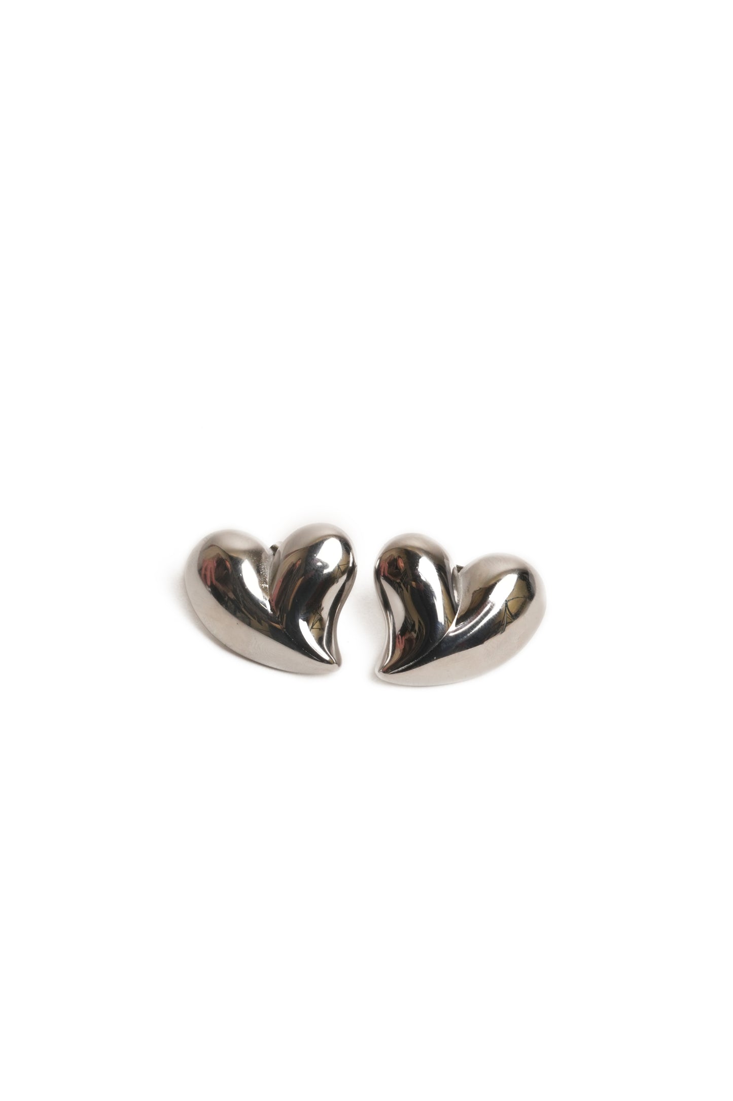 The Plump heart studs