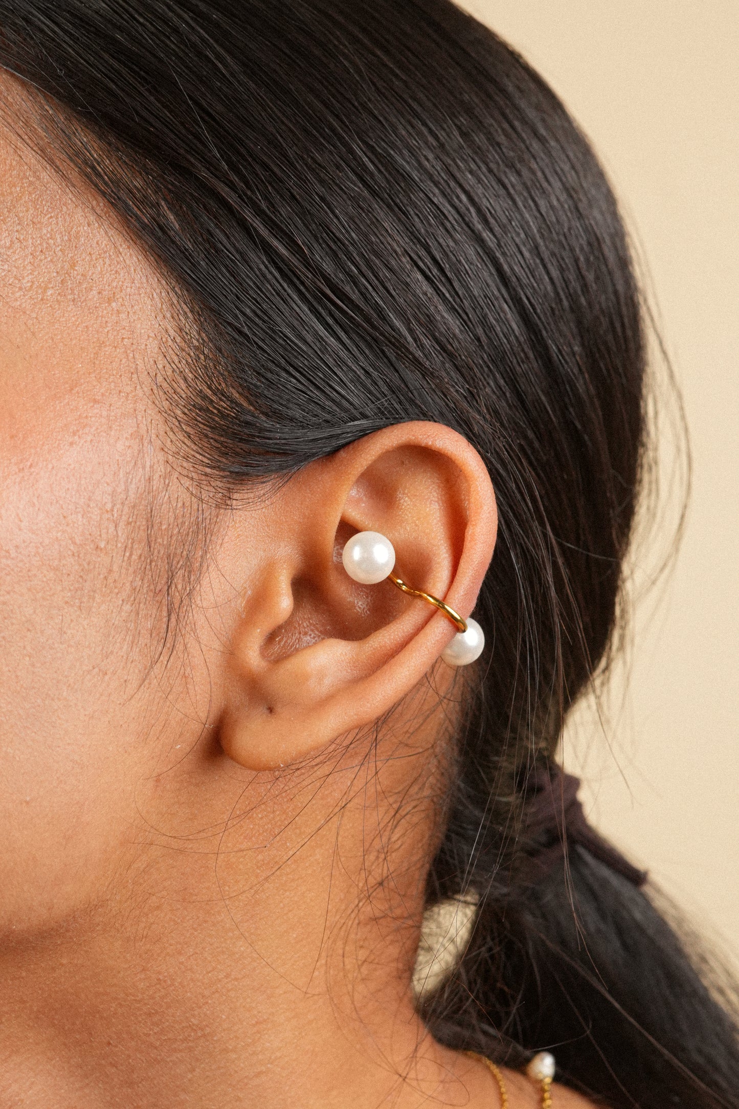 Luna pearl ear cuff