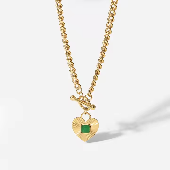 Timeless emerald heart necklace